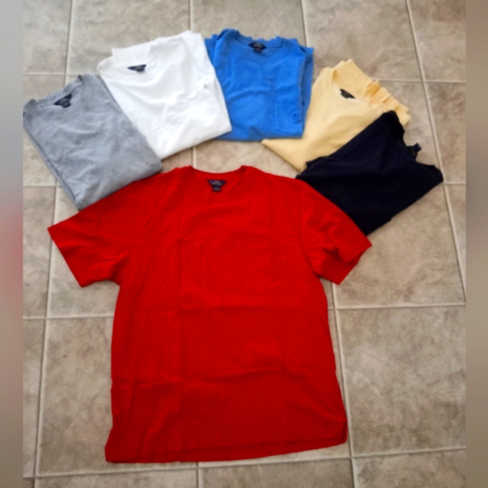Lot of 6 Brooks Brothers men's pocket 100 percent cotton Tshirts NWOT size med